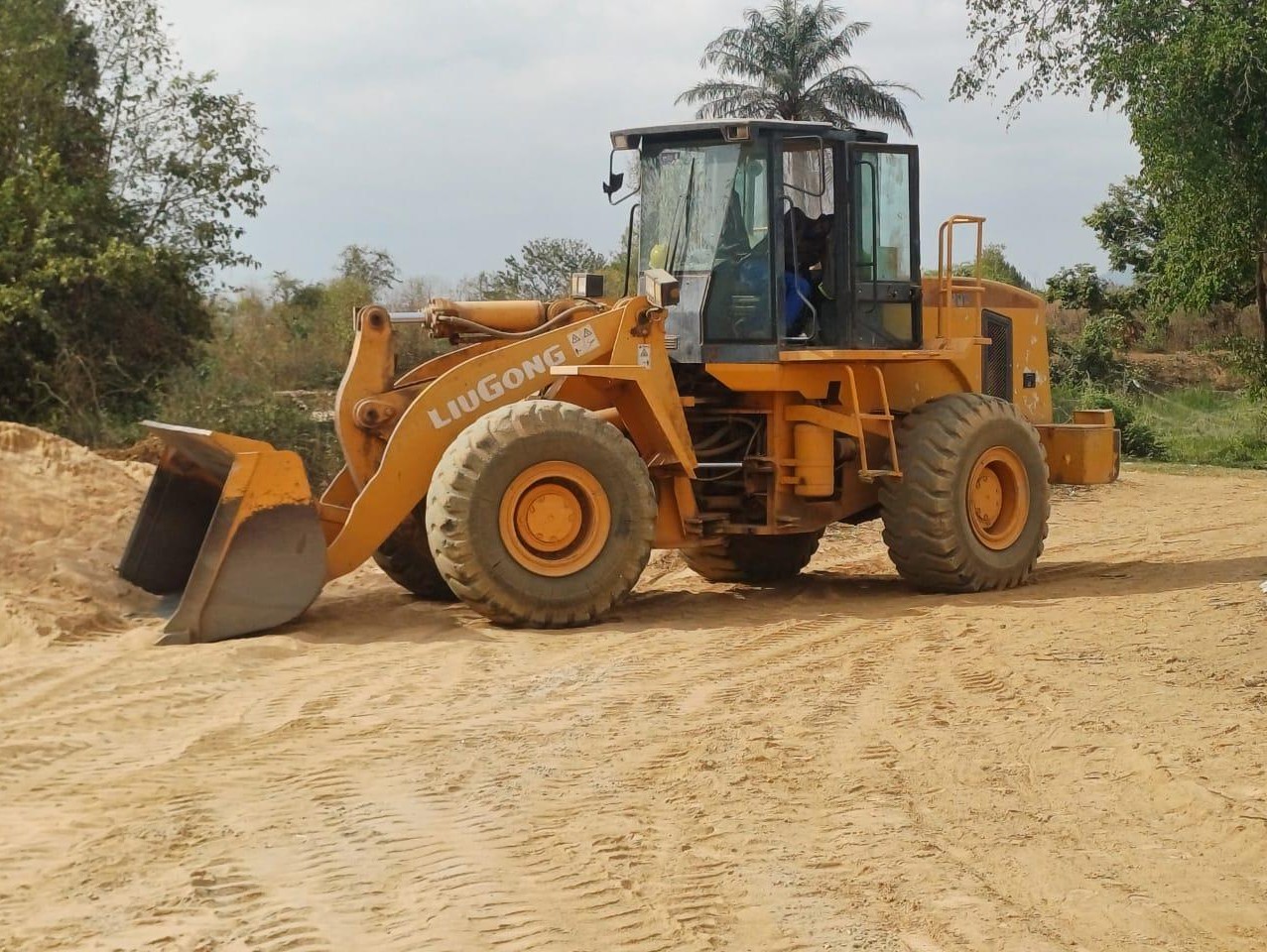 Al-Figir technical team in safety gear
